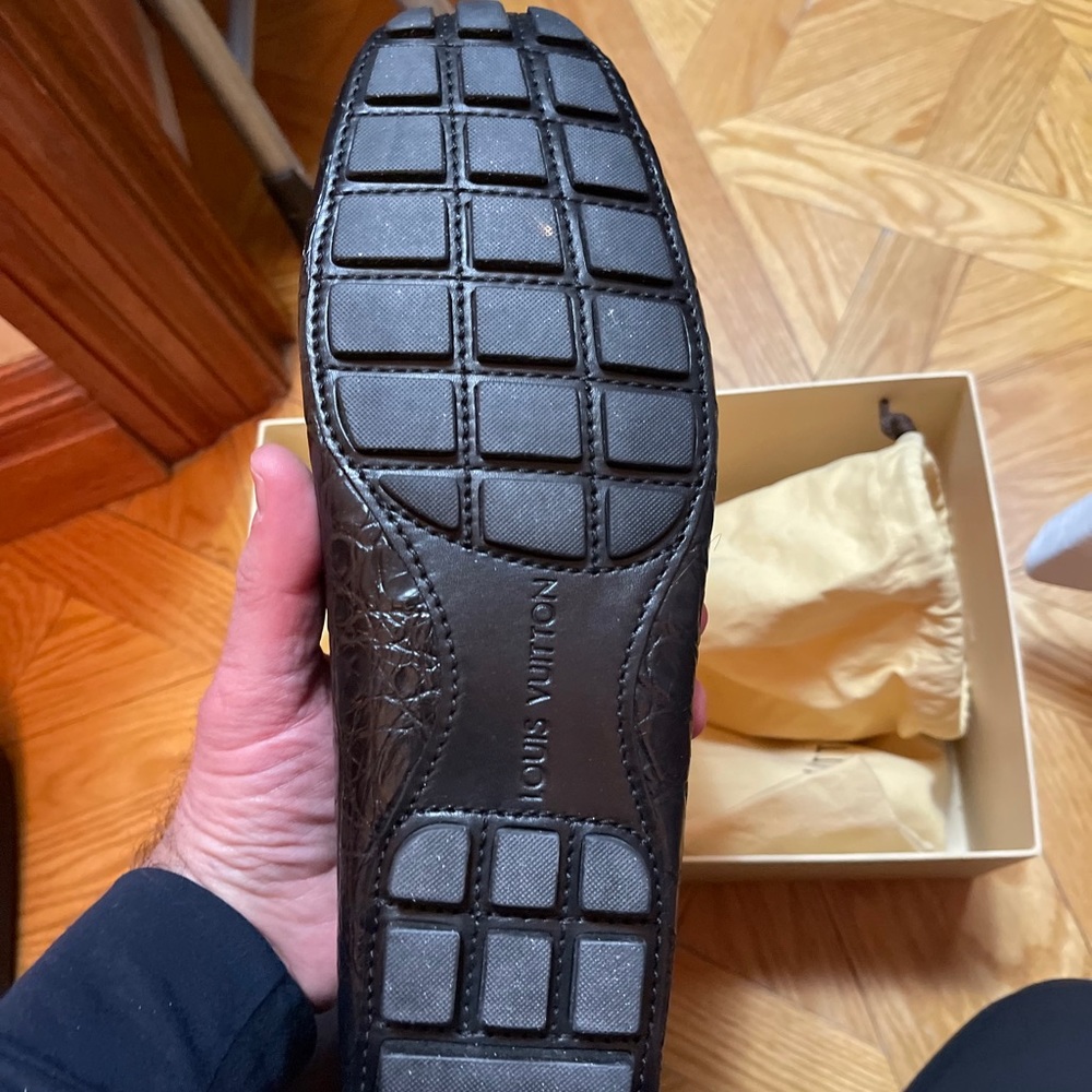 LUXURY LOUIS VUTTON LOAFERS - Picture 2 of 4